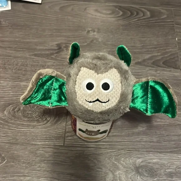 tart green apples accented by a sweet candy twister - Picture 2 of 3